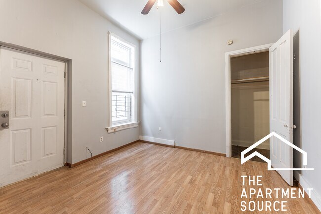 Foto del edificio - 1429 N Elk Grove Ave