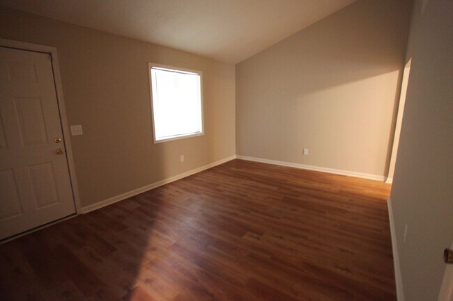 Foto del edificio - 2 bedroom 1 bath Available in Opelika