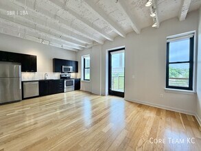 Building Photo - 217 W Pershing Rd