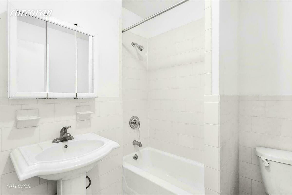 148 Sullivan St Unit 1R, New York, NY 10012 Apartment for Rent in New