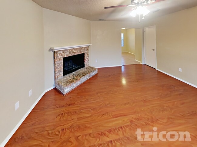 Building Photo - 7422 Amber Dr