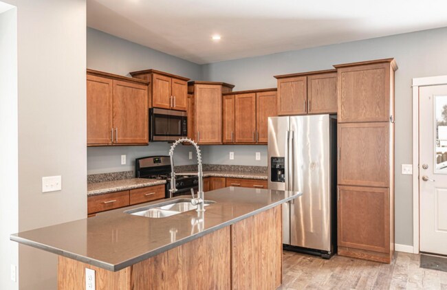 Foto del edificio - 737 Bates St SE