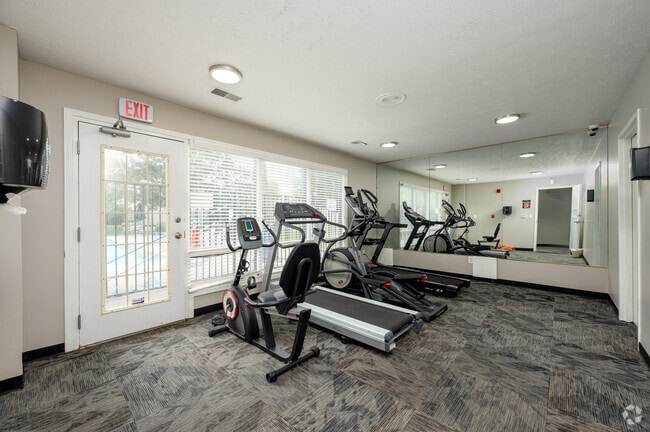 Fitness Center - The Reserve at Franklin Glenn