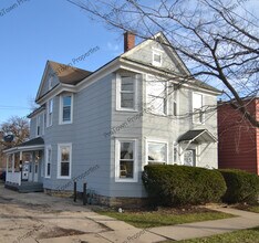 Building Photo - 207 Bridge St