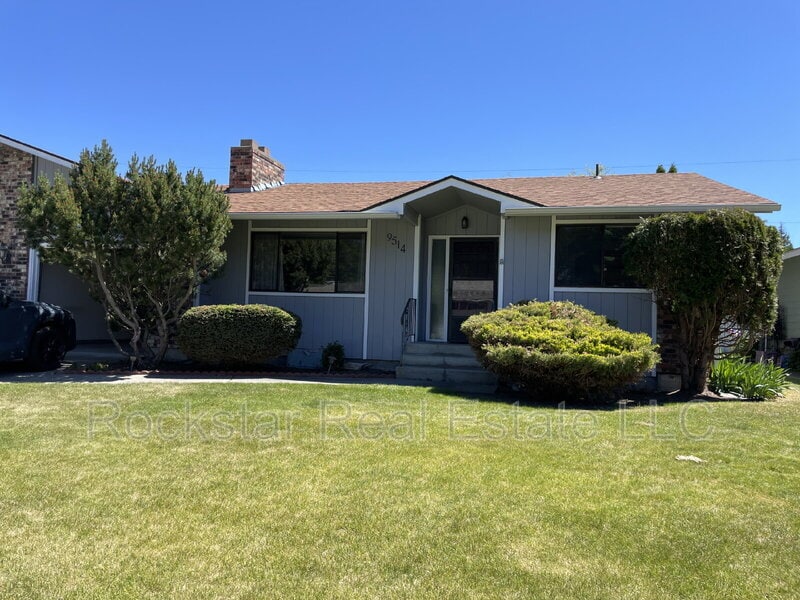 Primary Photo - 9514 N Howard St