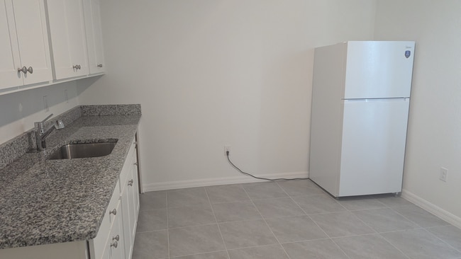 Foto del edificio - 298 Eldron Blvd SE