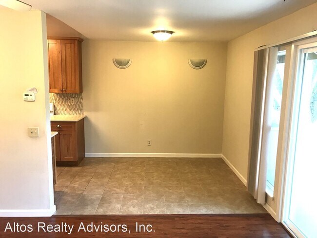 Building Photo - 2 br, 1 bath House - 2460 W. Bayshore Road #8