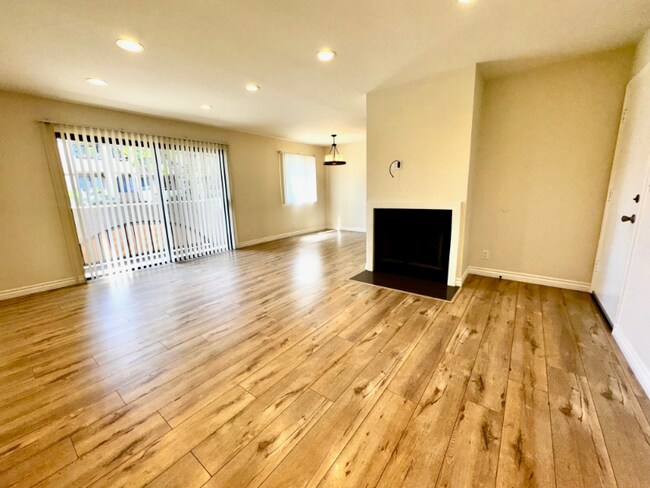 Foto del edificio - 430 E San Jose Ave