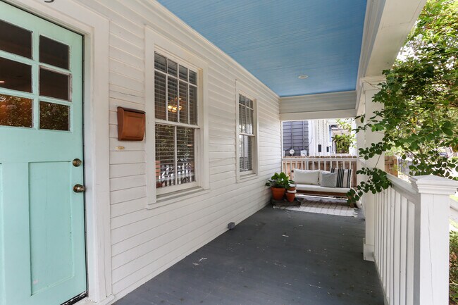 Building Photo - 8809 Jeannette St