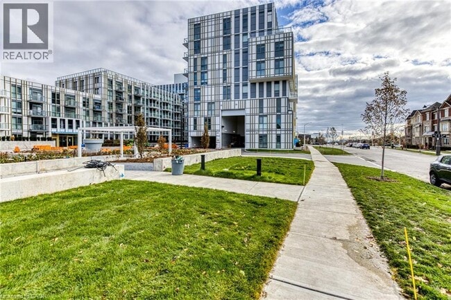 Building Photo - 1005 Dundas St E