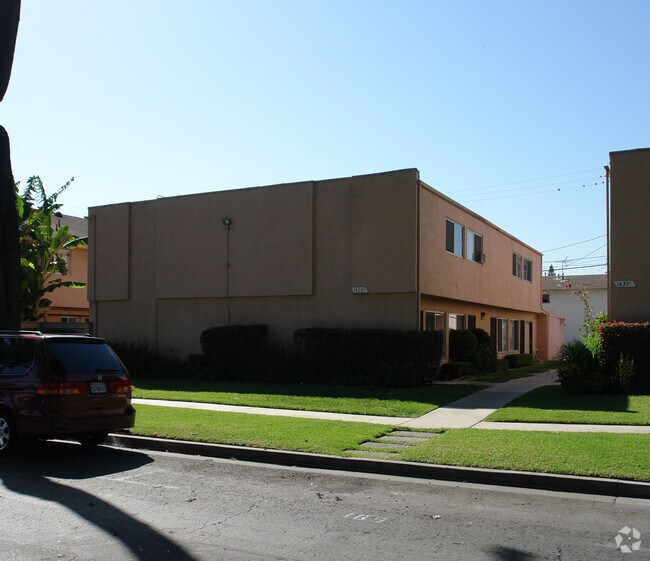 Foto del edificio - 14331 Village Way