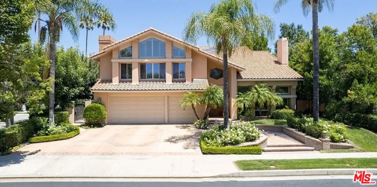 Primary Photo - 10214 Candleberry Ln