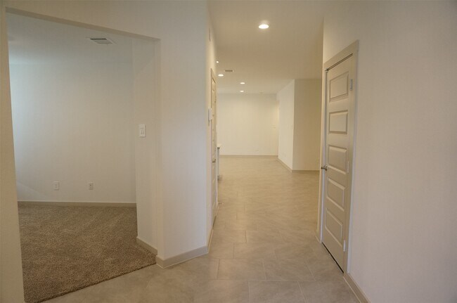 Building Photo - 3966 Canyon Shore Ln