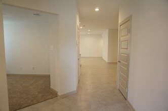 Building Photo - 3966 Canyon Shore Ln