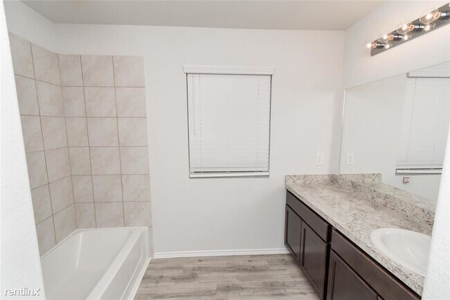 Foto del edificio - 4 br, 1.5 bath House - 155 Cooper Creek Ln