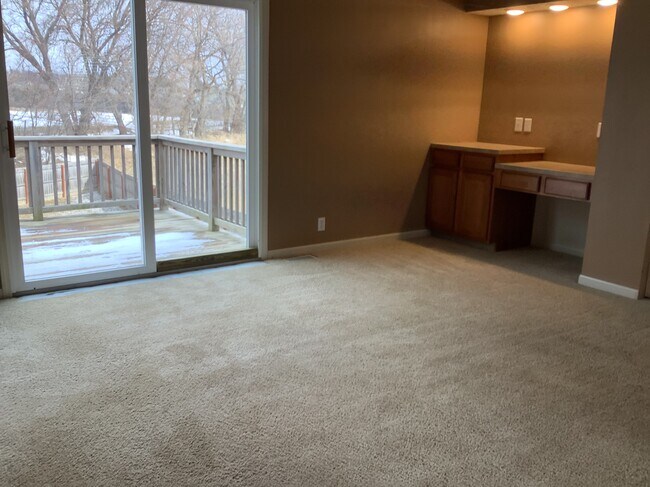 Building Photo - 2914 Parkside Dr