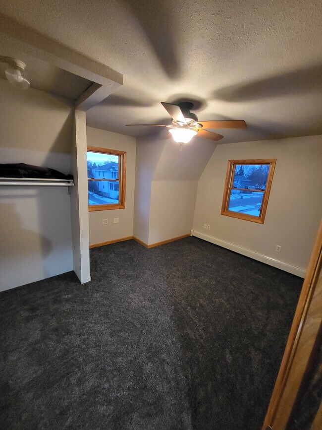 Building Photo - 367 Amory St