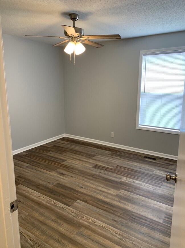 581 Donna Dr, Clarksville, TN 37042 House Rental in Clarksville, TN