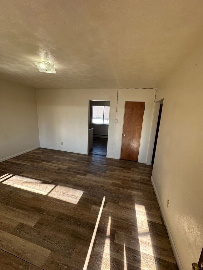 Foto del edificio - LE2012