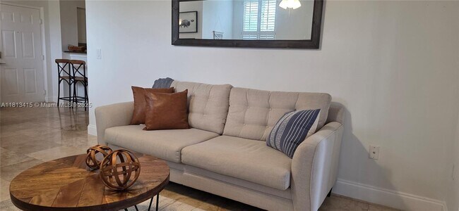 Foto del edificio - 4836 N State Rd 7