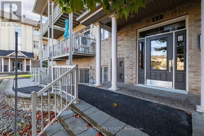 Building Photo - 45 Tayside Private