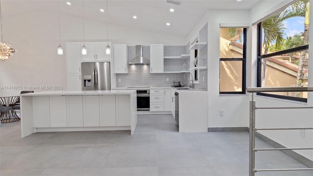 Foto principal - 15533 N Miami Lakeway