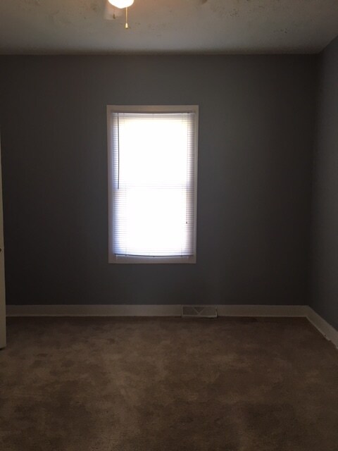 Building Photo - COMING SOON!! Extra Large 3 Bedroom Single...