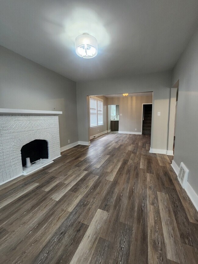 Foto del edificio - 8000 S Woodlawn Ave