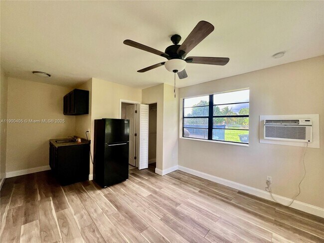 Foto del edificio - 645 NW 1st St
