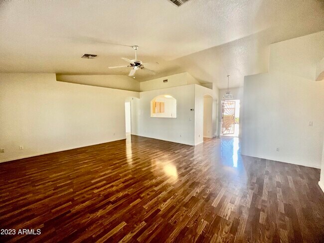 Foto del edificio - 20068 N 110th Ln