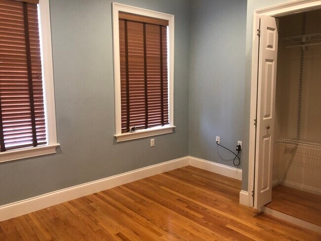 Foto del edificio - 232 Bunker Hill St