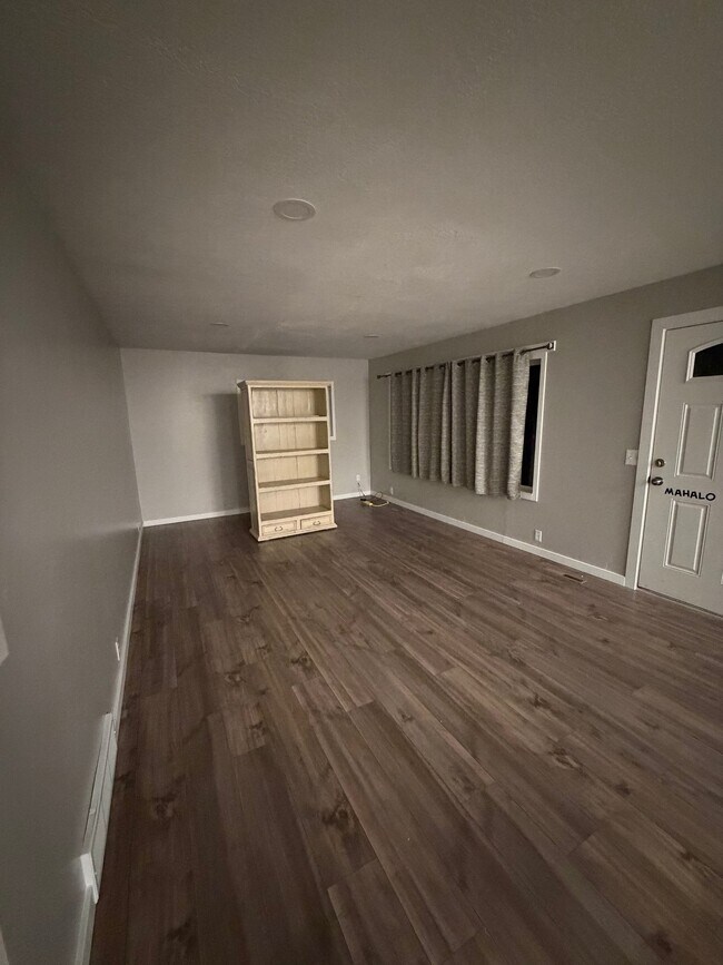 Building Photo - 451 S 200 E