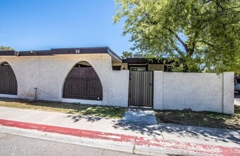 Building Photo - 720 S Dobson Rd