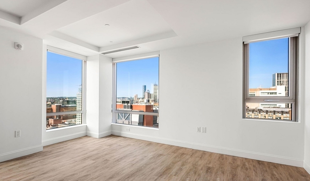 Foto principal - 99 Kneeland St