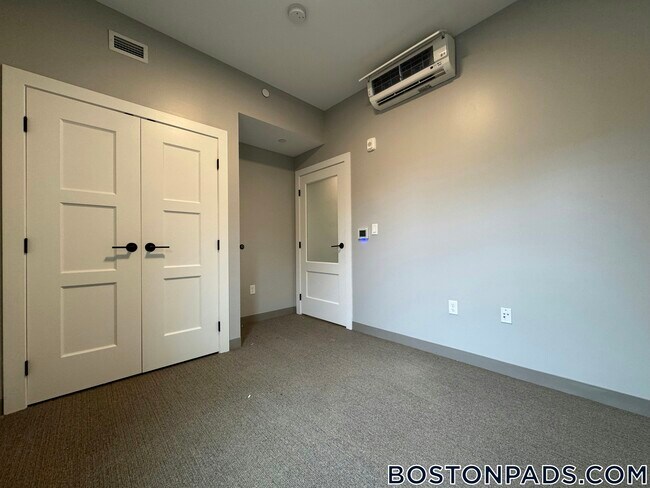 Foto del edificio - 100 Hemenway St