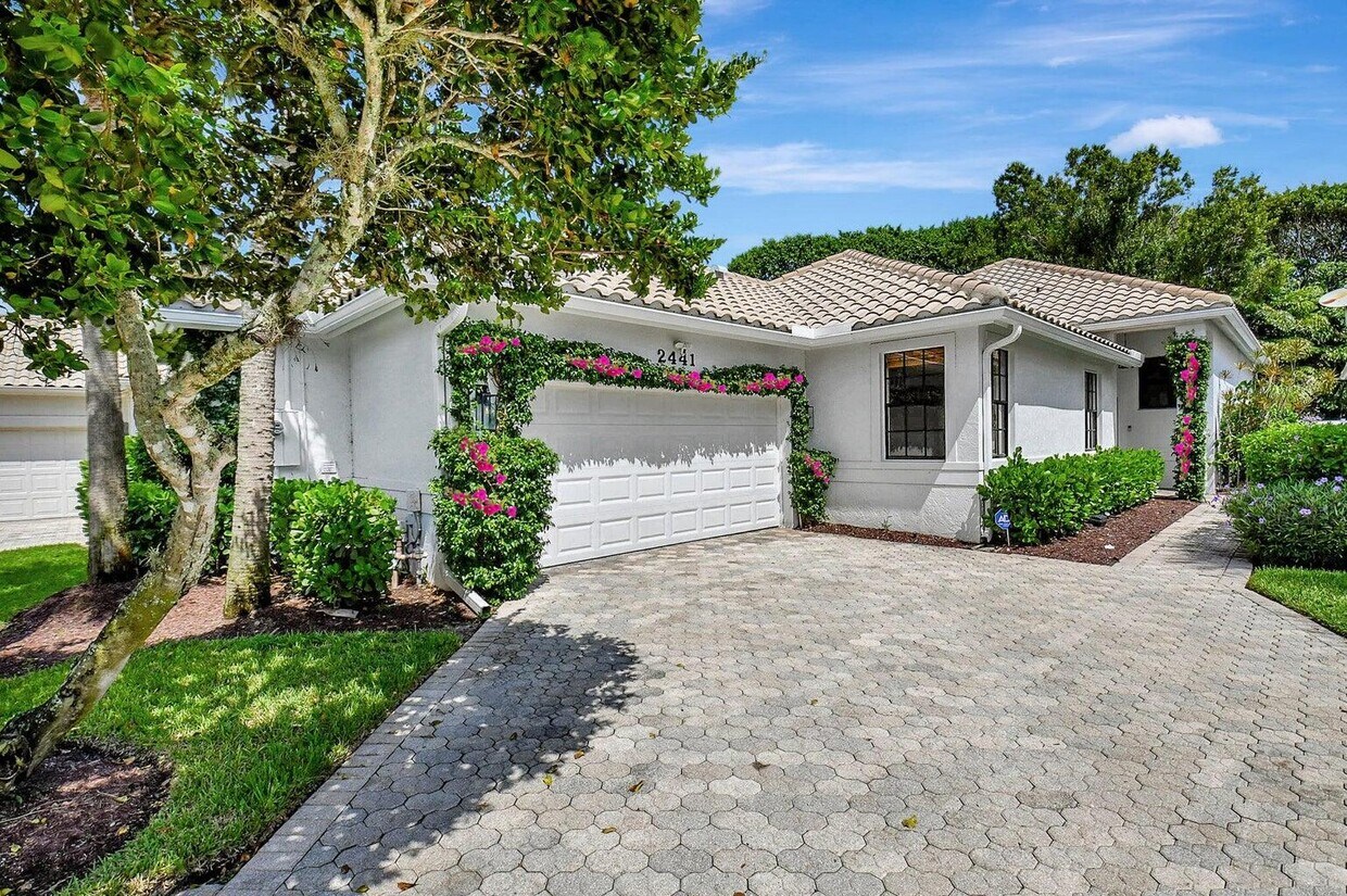Foto principal - 2441 NW 64th St