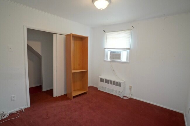 Building Photo - 1037 Elmont Rd