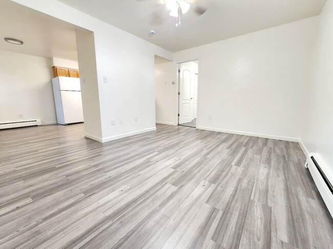 Building Photo - 1330 Zephyr St