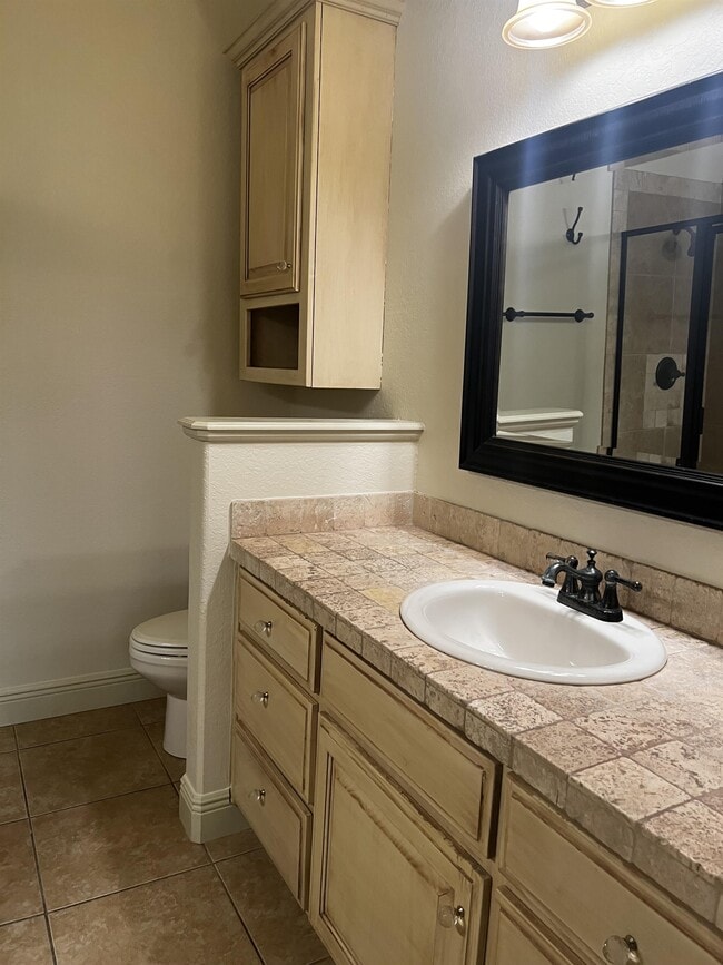 Building Photo - 5310 La Belle Ct