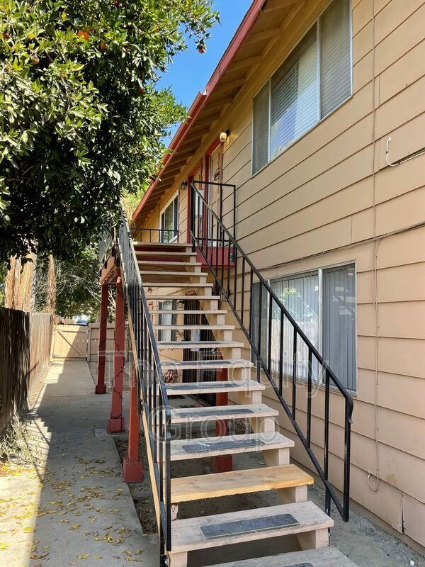 901 W Center Ave Unit D, Visalia, CA 93291 Condo for Rent in Visalia