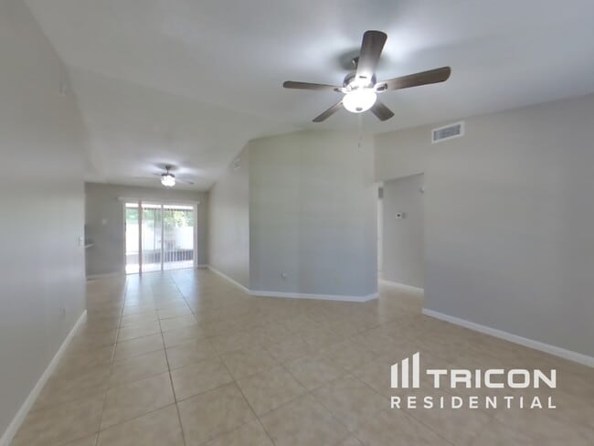 Building Photo - 13912 Henson Cir
