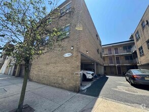 Building Photo - 81 70th St