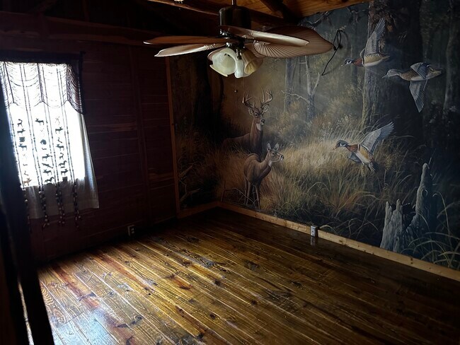 Building Photo - 205 River Rd
