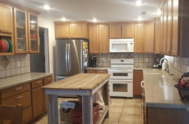 Foto del edificio - 925 S Haskett St