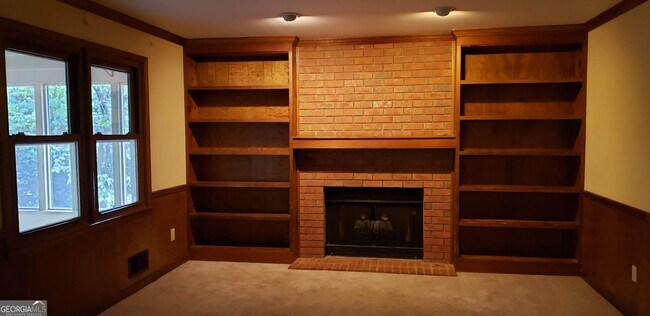 Building Photo - 1490 Wood Valley Dr