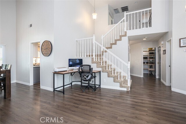 Building Photo - 10352 Desert Star St