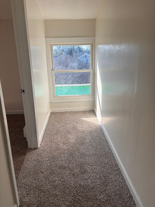 Building Photo - S Oak