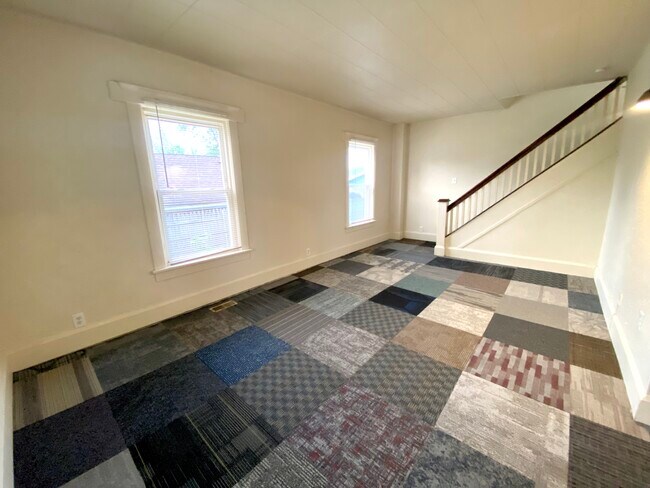 Building Photo - 2604 Kirby Ave NE