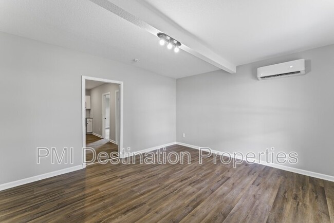 Building Photo - 321 Mill St