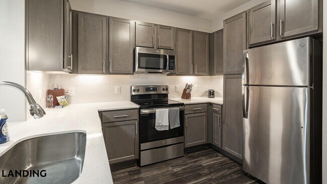 Foto del edificio - 4835 Usaa Blvd